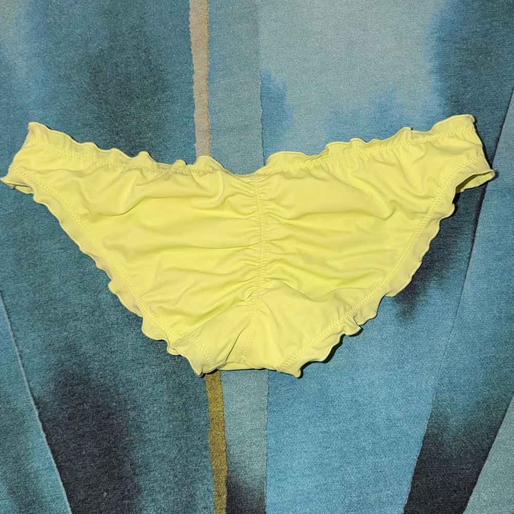 Neon Ruffle Cheeky NWT 🏷️